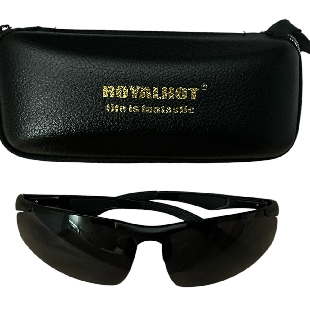 Hostess Pick x 3 🥳💥 Men's New Black Sunglasses with Case